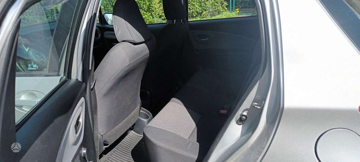 Toyota Yaris - 5