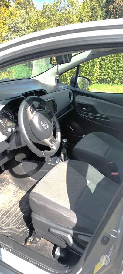 Toyota Yaris - 7