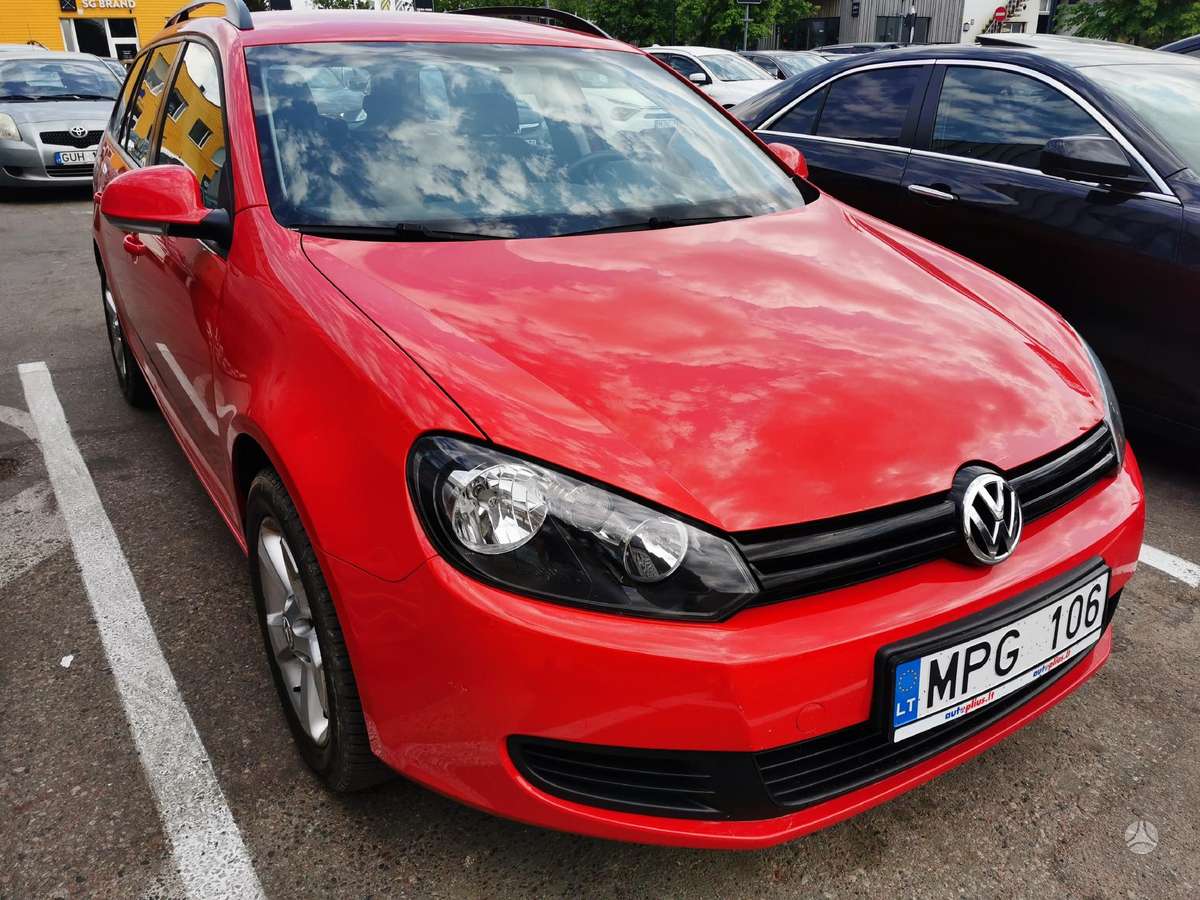 Volkswagen Golf - 1