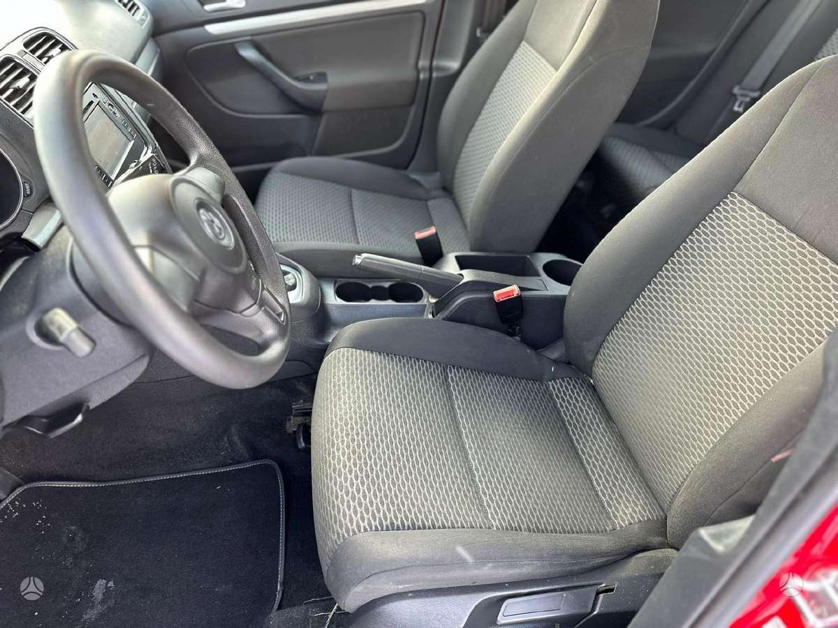 Volkswagen Golf - 5
