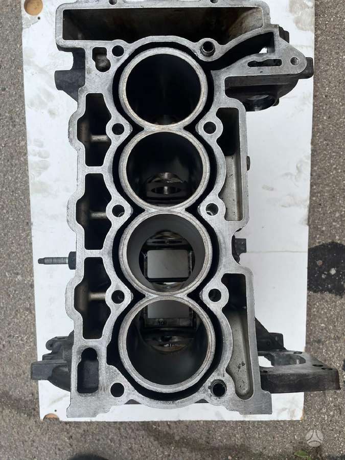BMW 114, N13b16, crankshaft, pistons, engine block