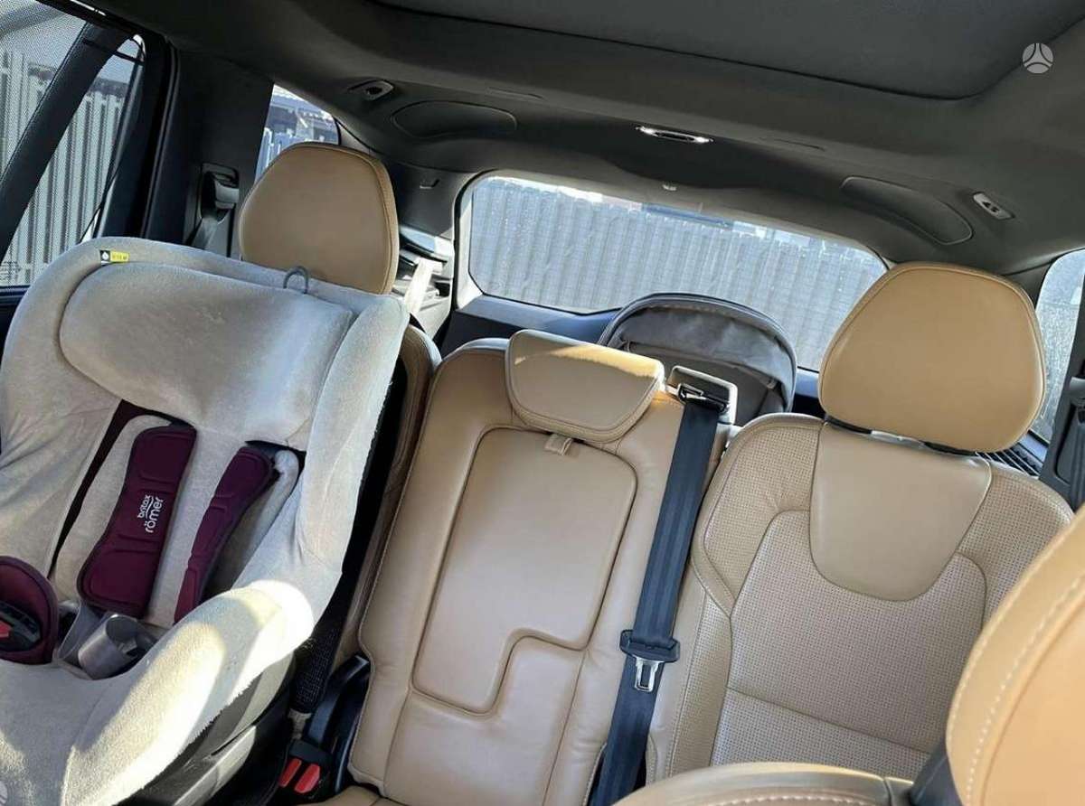 Volvo XC90 - 4