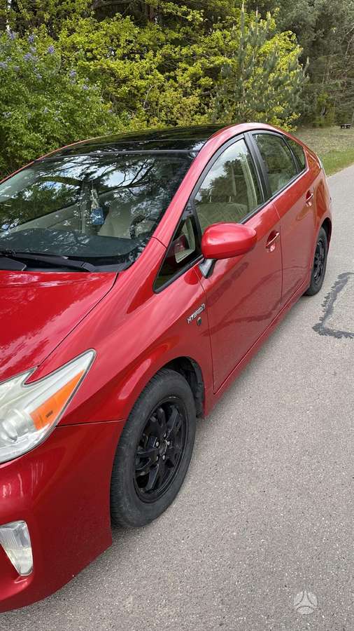 Toyota Prius - 4