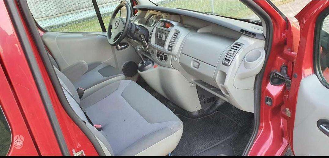 Opel Vivaro по частям