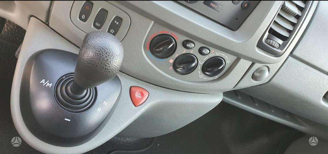 Opel Vivaro по частям