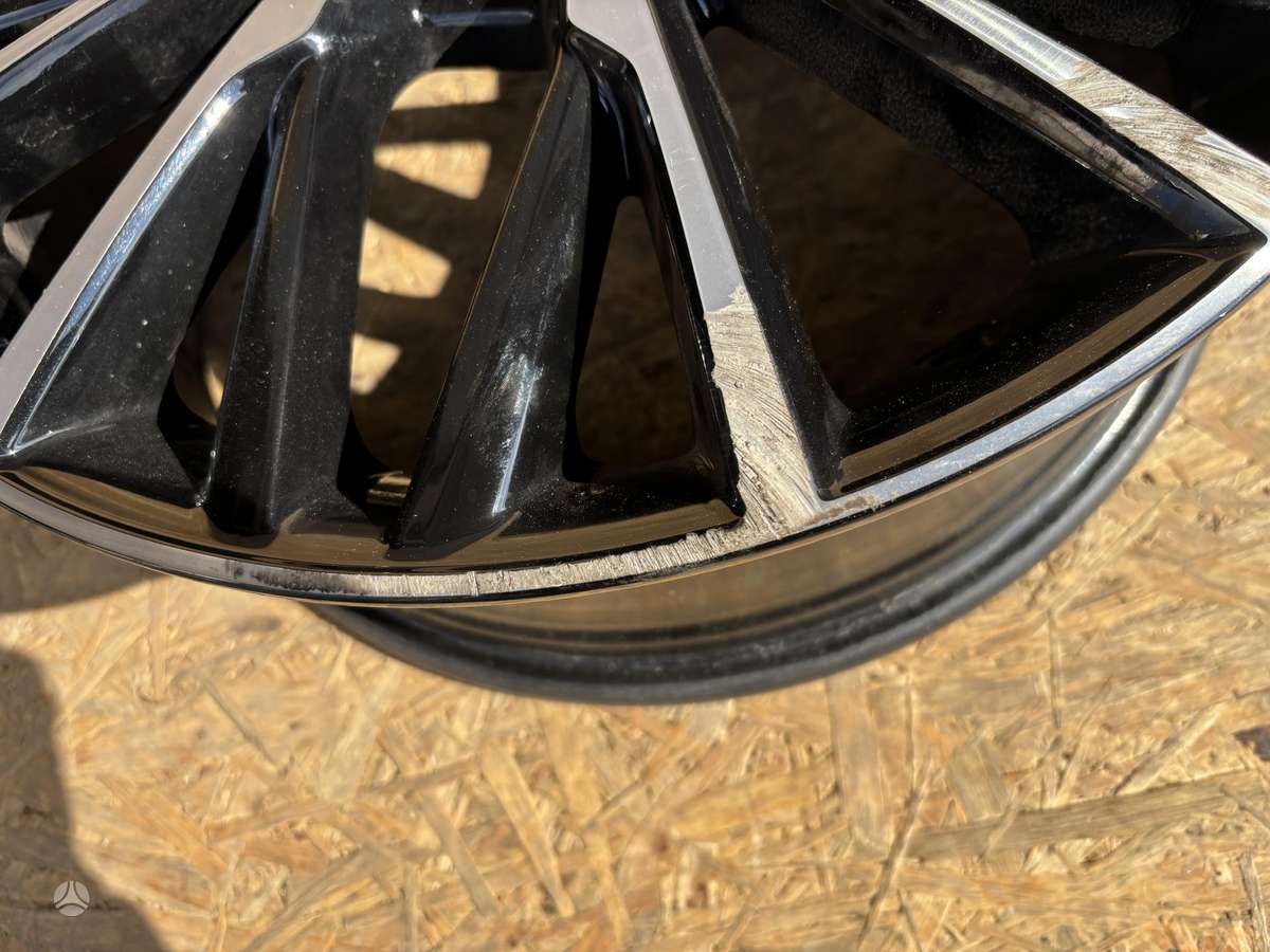 Toyota C-HR, 42611YY660, Cen26166