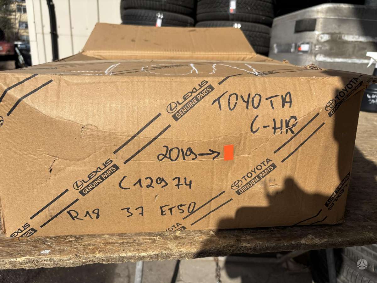Toyota C-HR, 42611YY660, Cen26166
