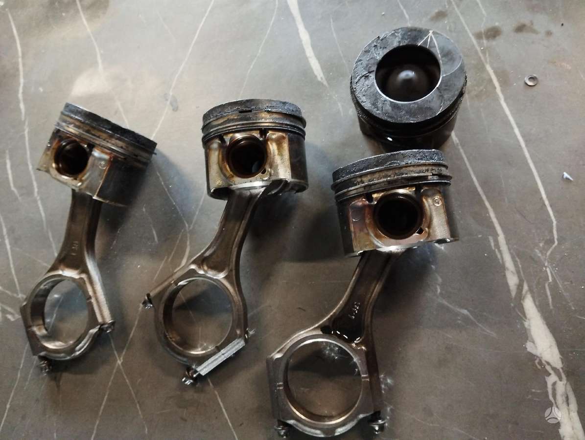 Subaru Outback pistons