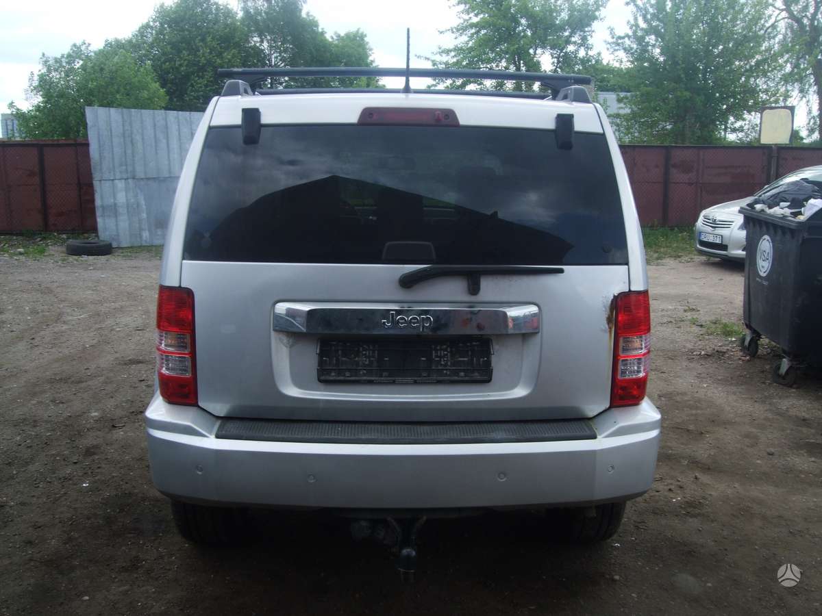 Jeep Cherokee dalimis