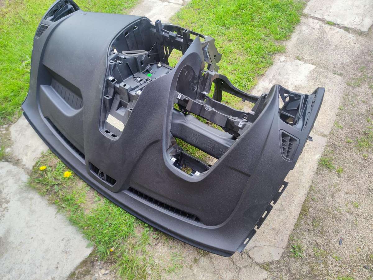 Ford Transit Connect panelė