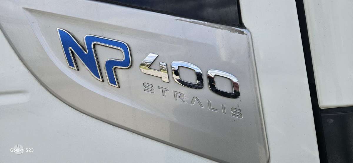 Iveco NP 400  CNG, single sleeper