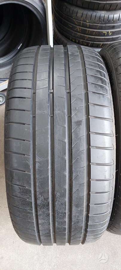 Bridgestone, summer 285/35 R22
