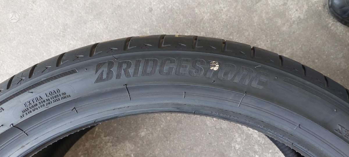 Bridgestone, summer 285/35 R22