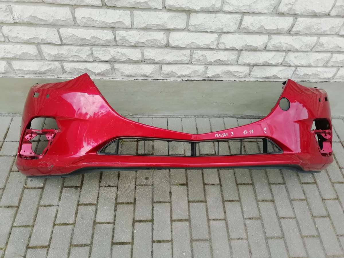 Mazda 3 raudonas 16m pilkas 20m