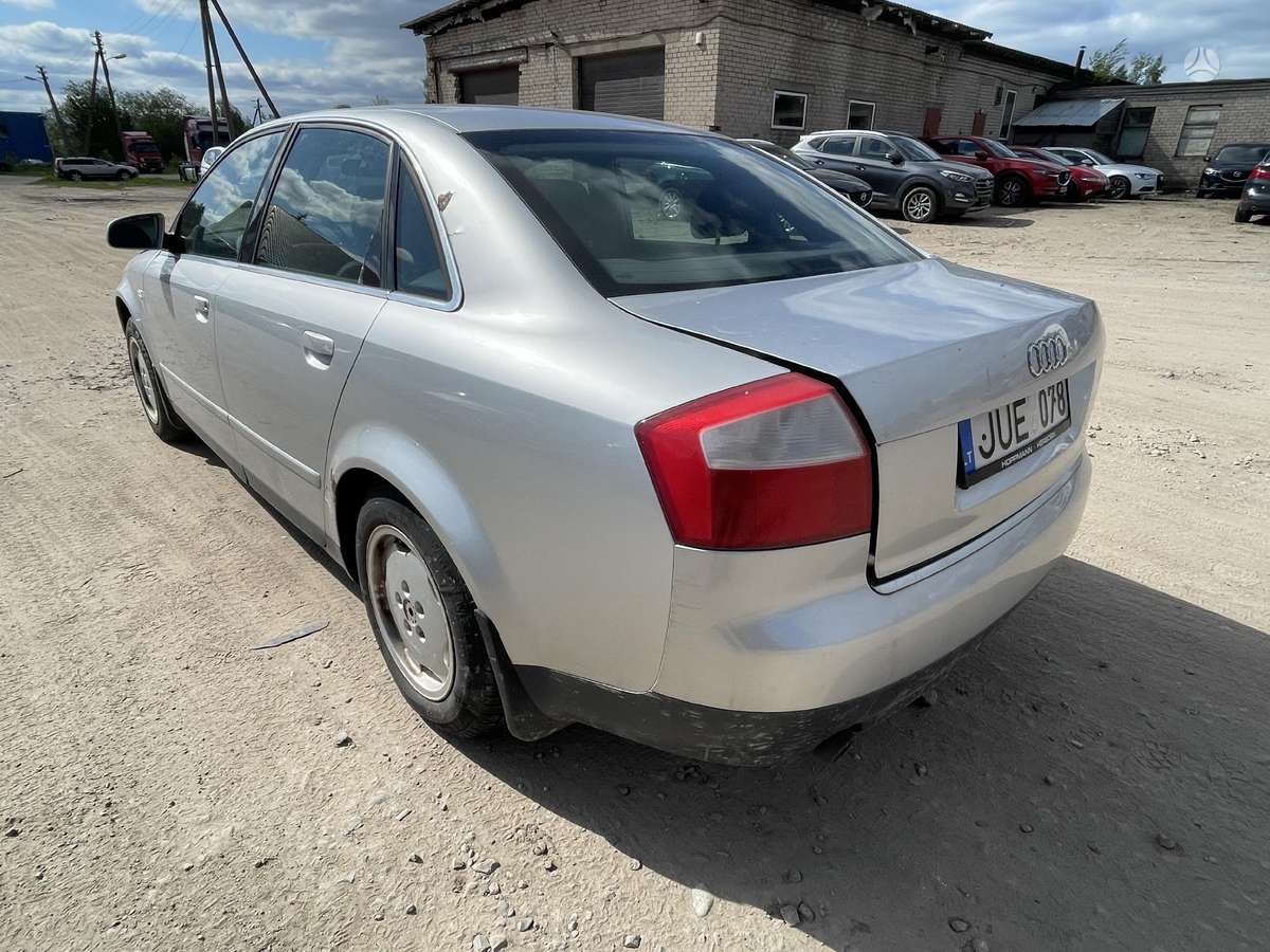 Audi A4 dalimis