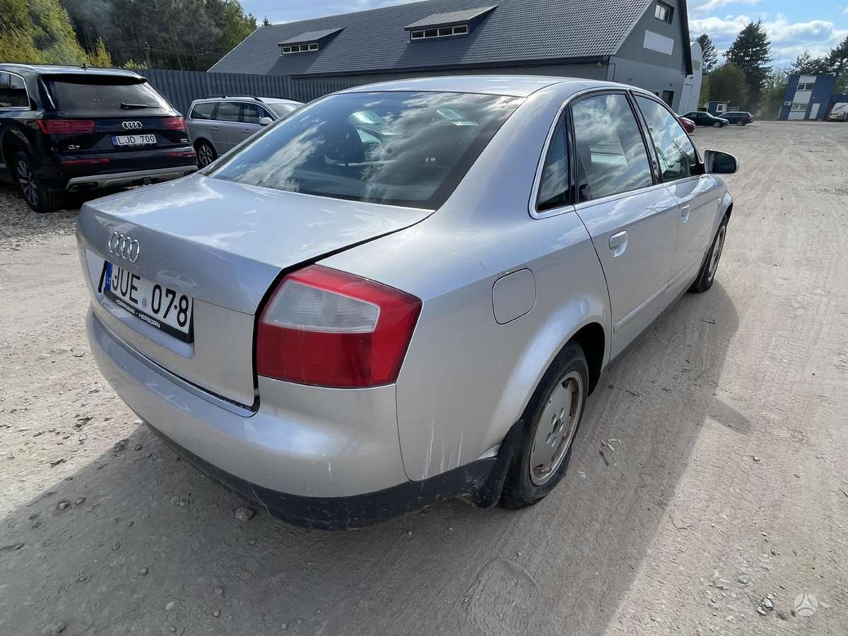 Audi A4 dalimis