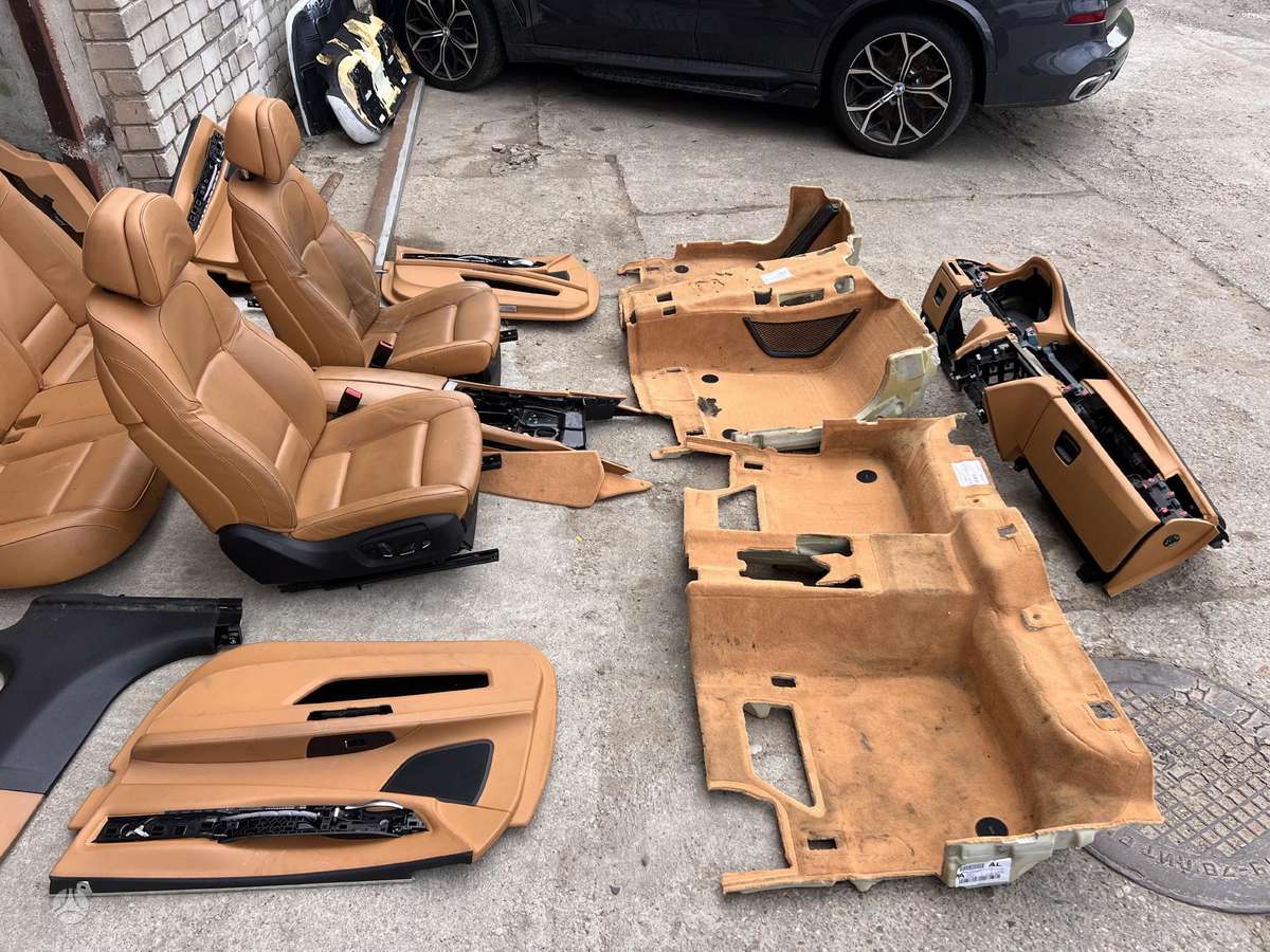 BMW 7 serija salono detalės