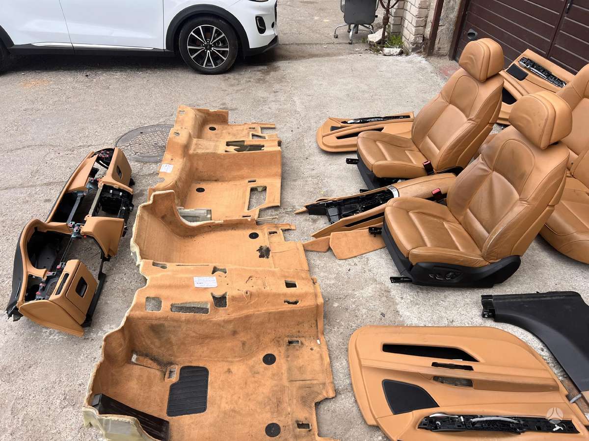 BMW 7 serija salono detalės
