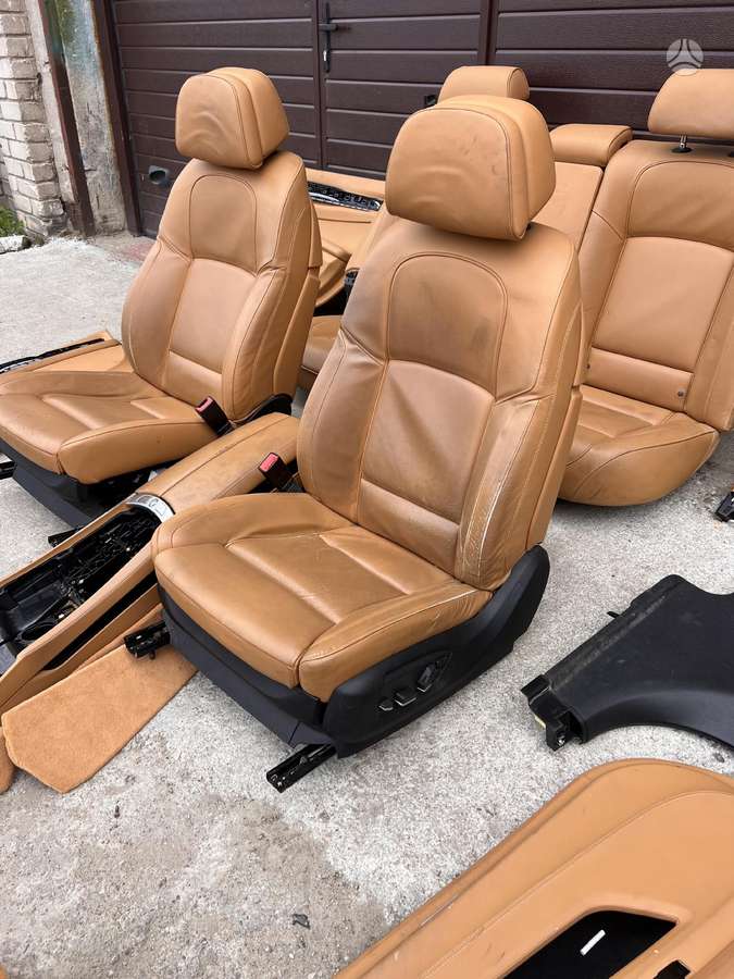 BMW 7 serija salono detalės