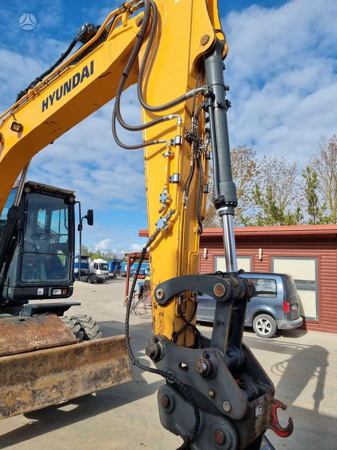 Hyundai HW 140, ekskavatoriai