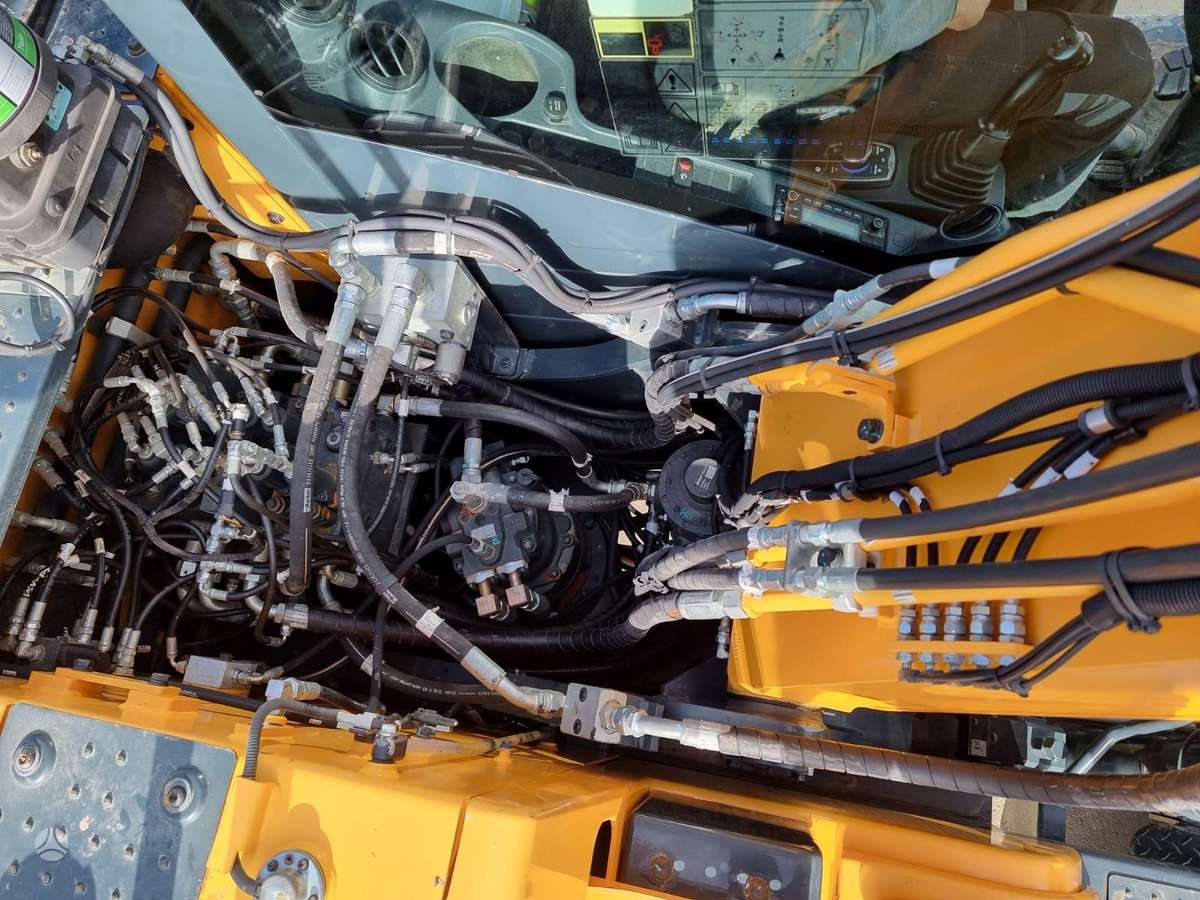 Hyundai HW 140, ekskavatoriai