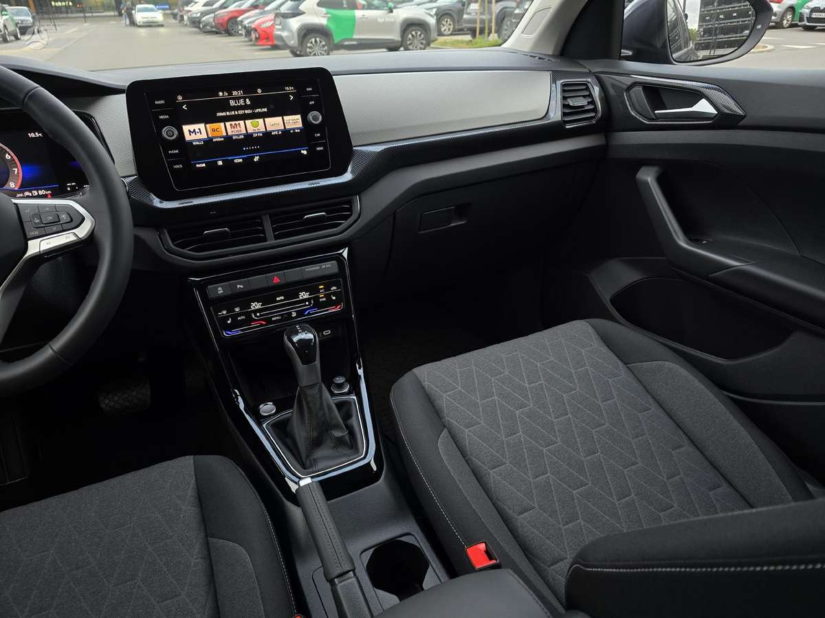 Volkswagen T-Cross, off-road / crossover