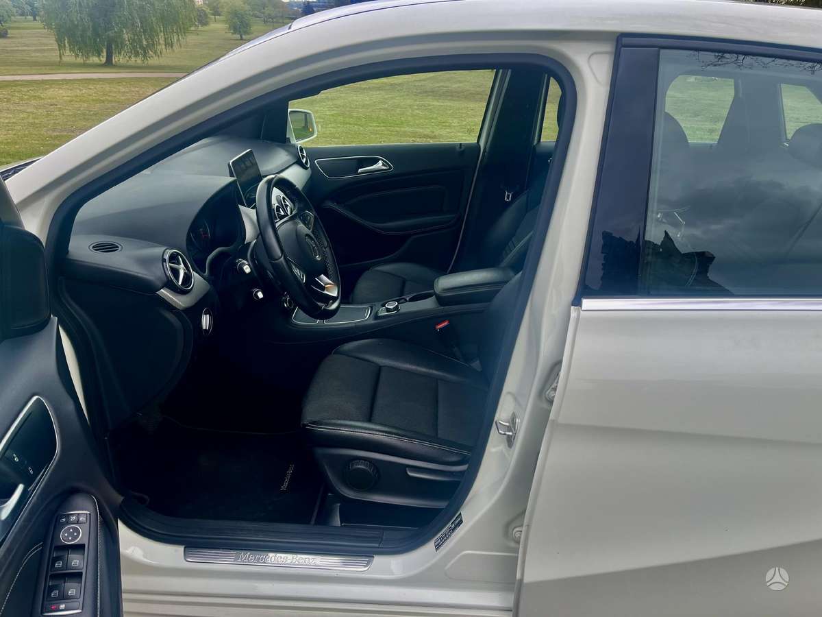 Mercedes-Benz B200, 2.0 l., Минивэн