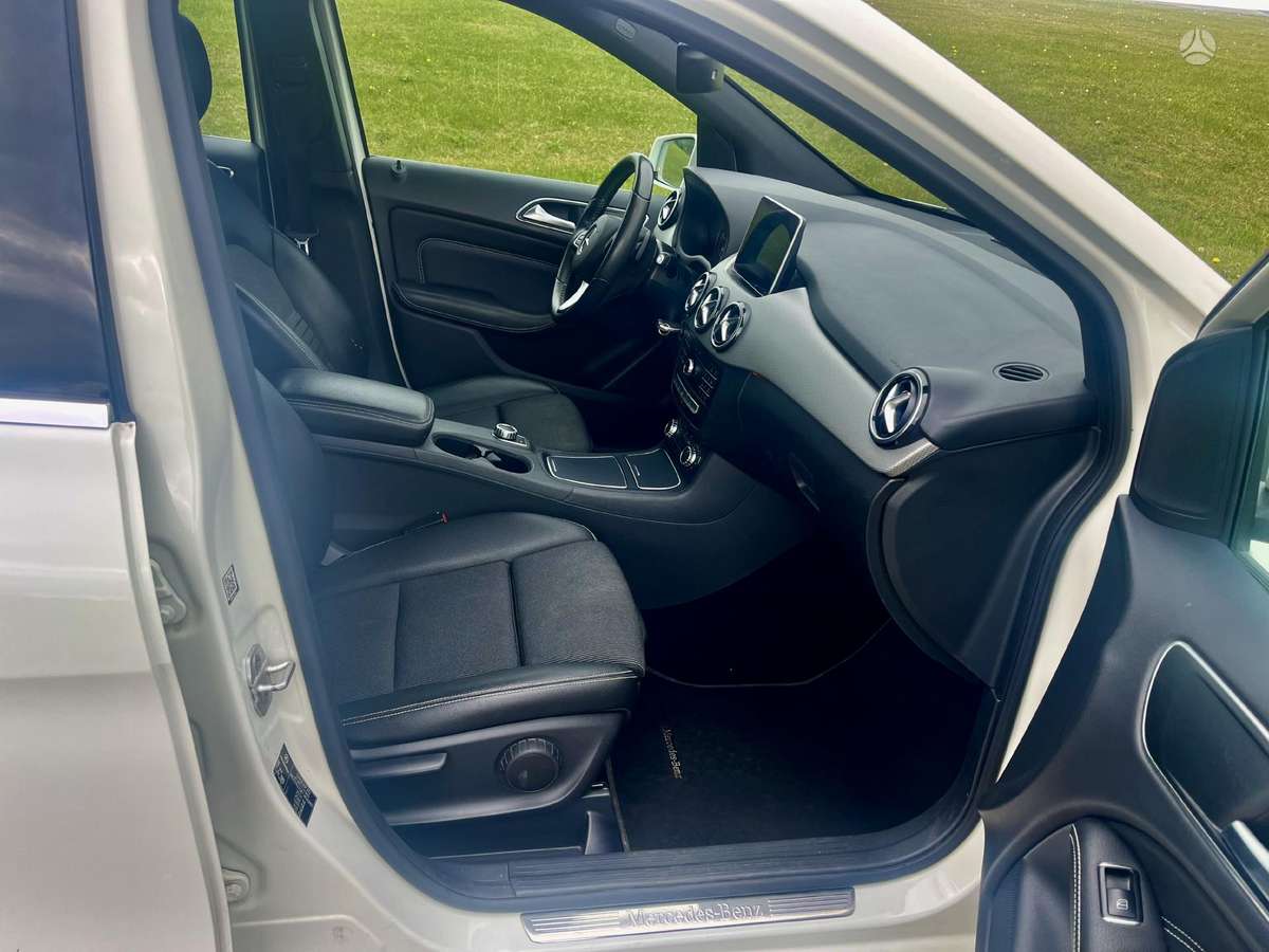 Mercedes-Benz B200, 2.0 l., Минивэн