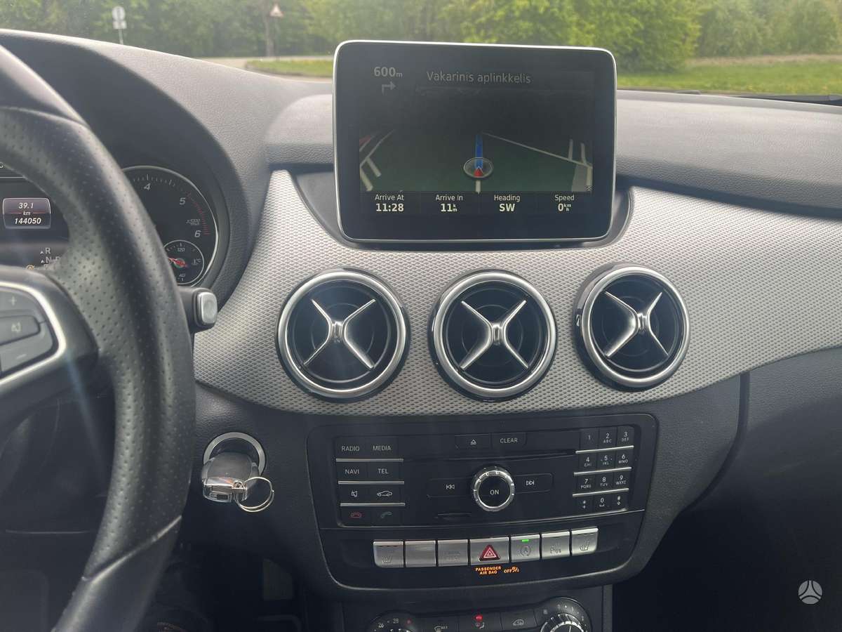 Mercedes-Benz B200, 2.0 l., Минивэн