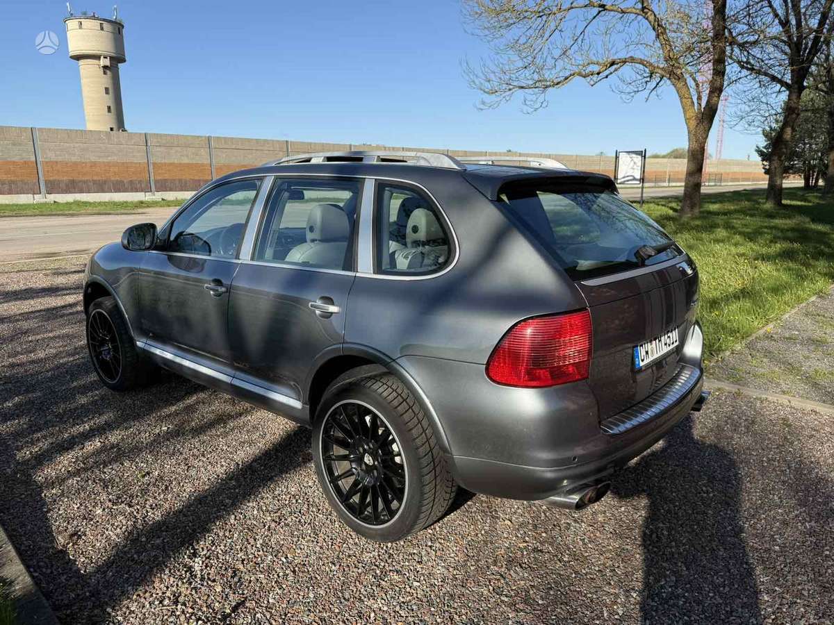 Porsche Cayenne - 6
