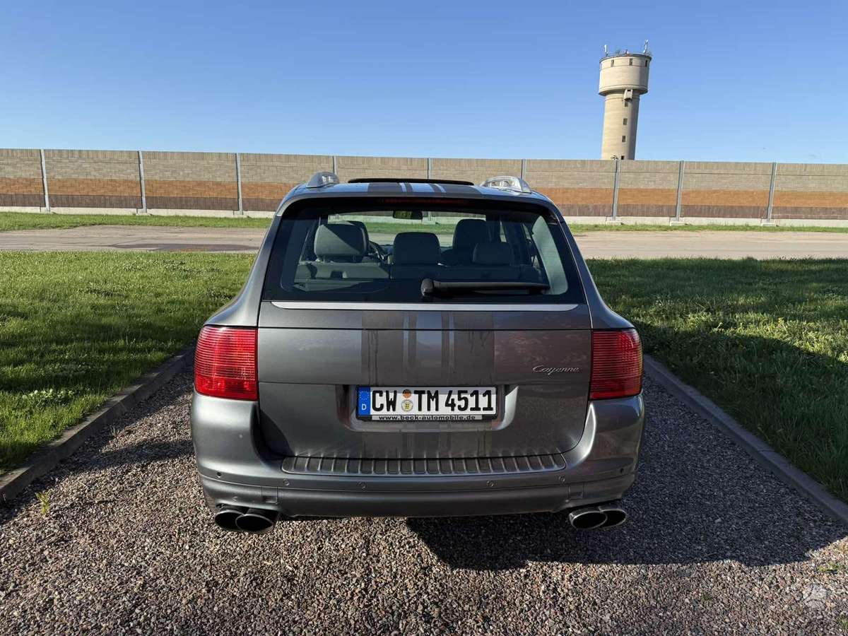 Porsche Cayenne - 5