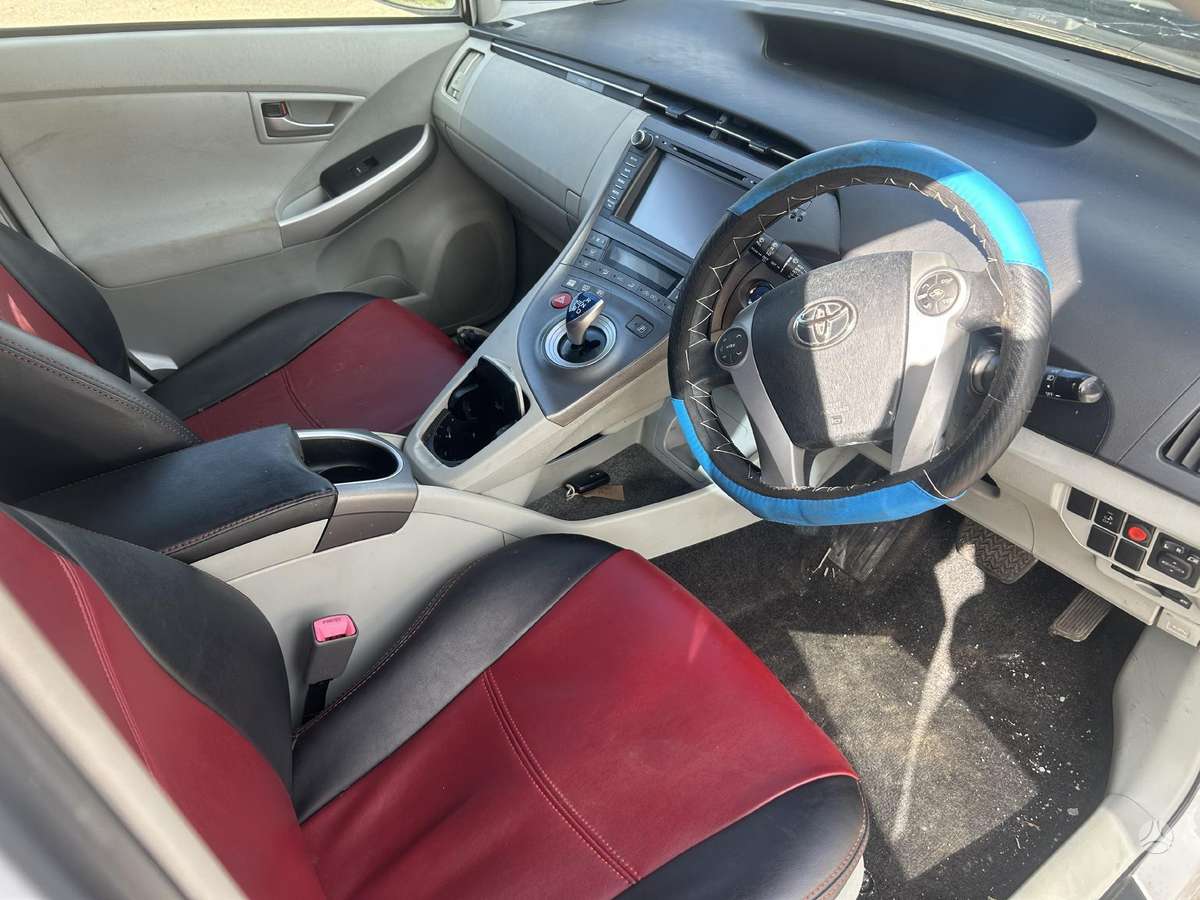 Toyota Prius Dalis pristatome