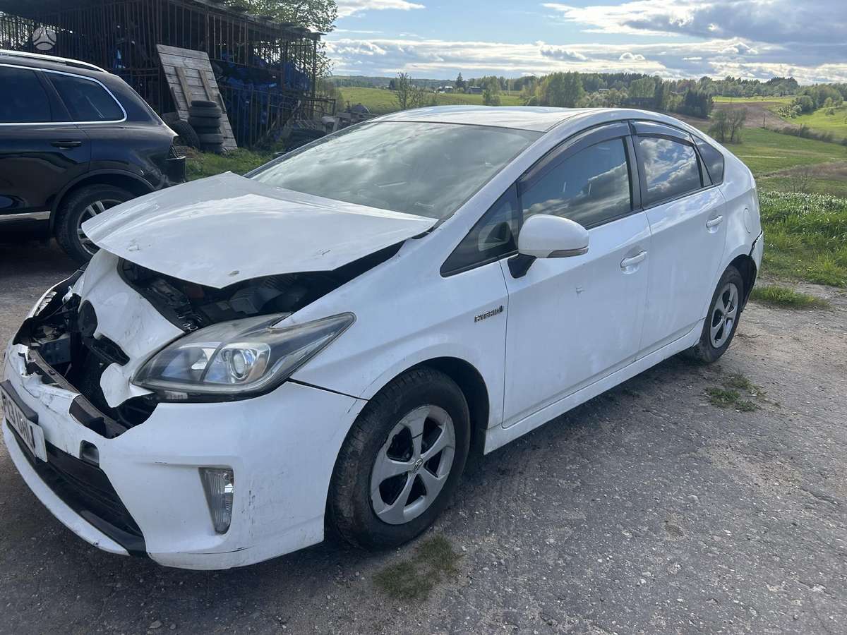 Toyota Prius Dalis pristatome
