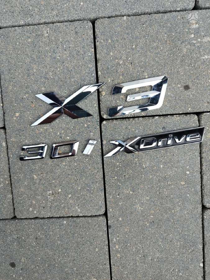 BMW X3 gaismas