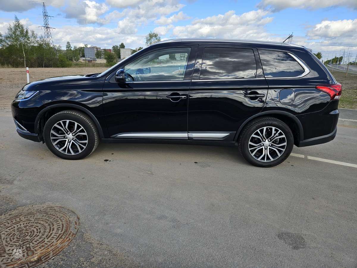 Mitsubishi Outlander, 2.3 l., off-road / crossover
