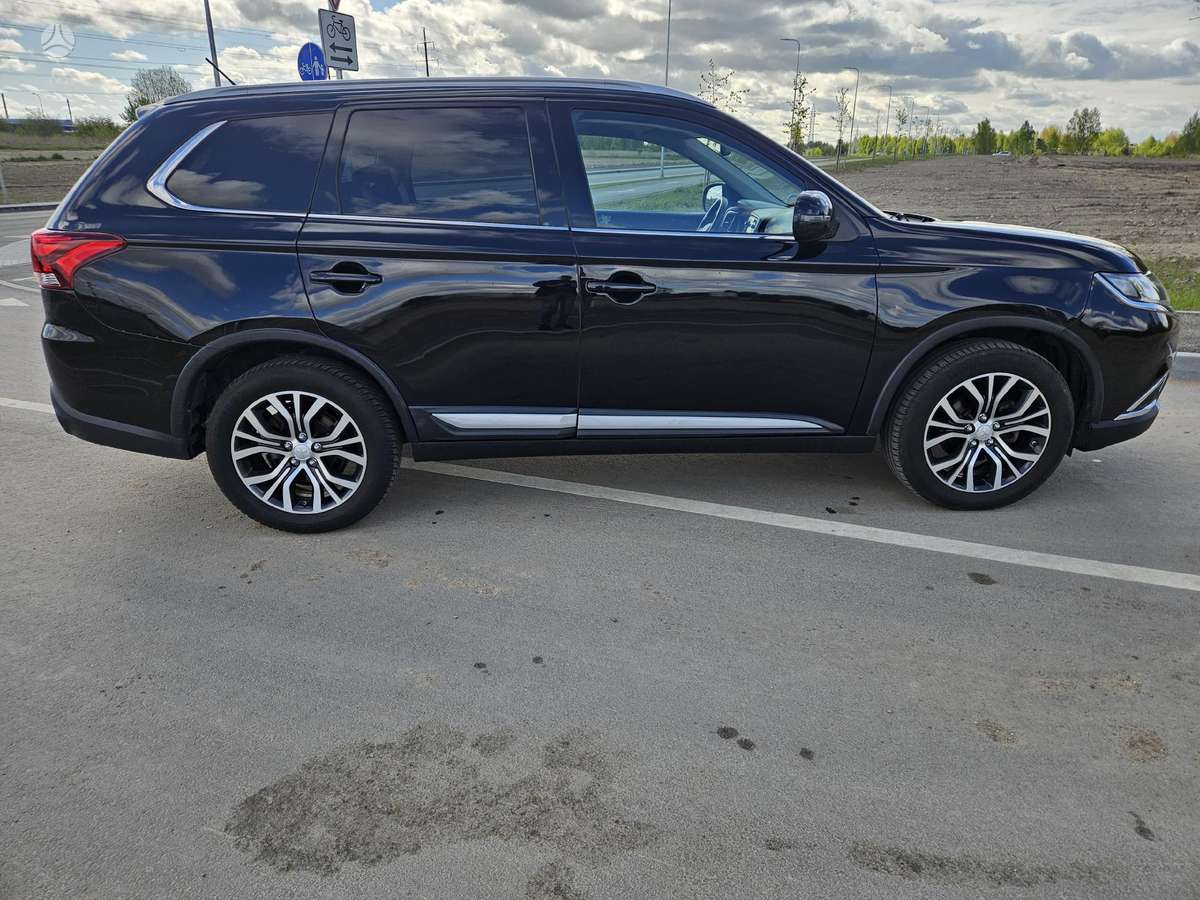 Mitsubishi Outlander, 2.3 l., off-road / crossover