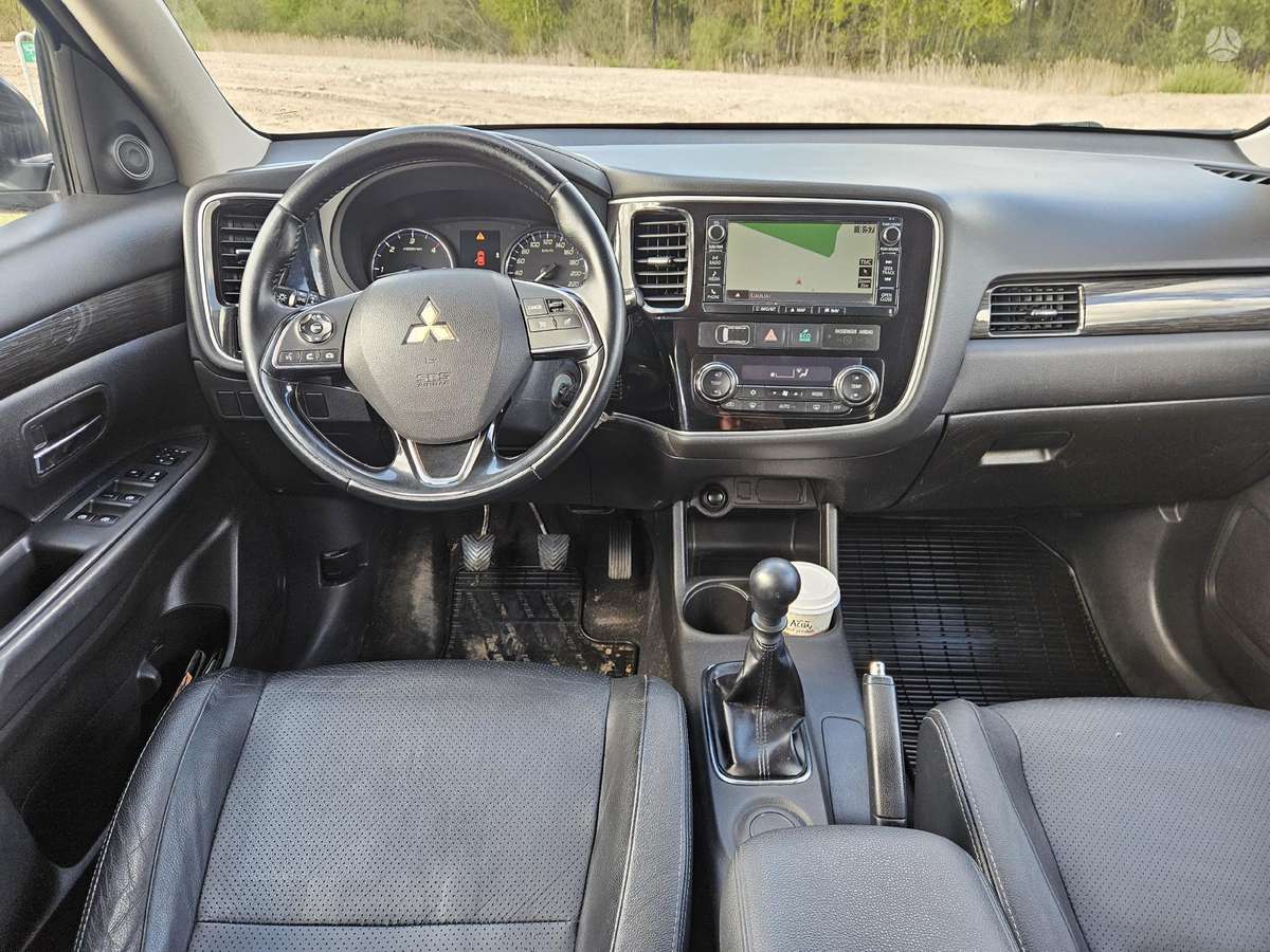 Mitsubishi Outlander, 2.3 l., off-road / crossover