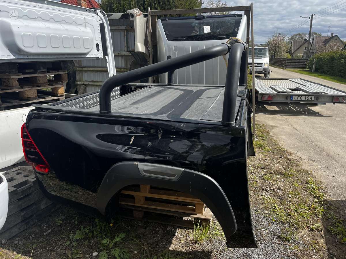 Toyota Hilux kėbulo dalys