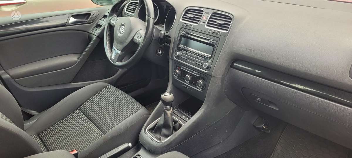 Volkswagen Golf - 10