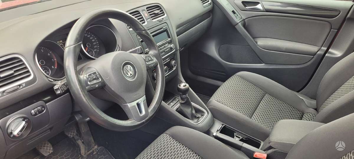 Volkswagen Golf - 11