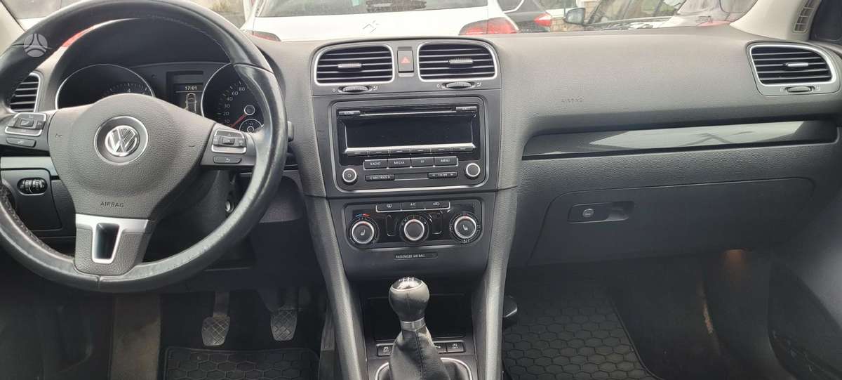 Volkswagen Golf - 12