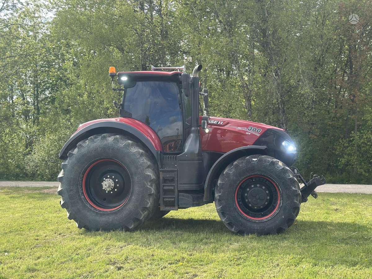 Case-IH Optum 300 CVX, tractors