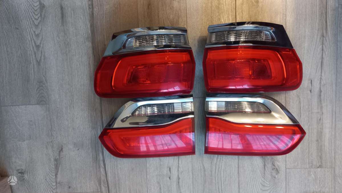 Jeep Grand Cherokee lights