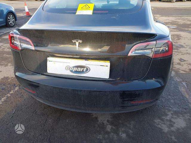 Tesla Model 3 по частям