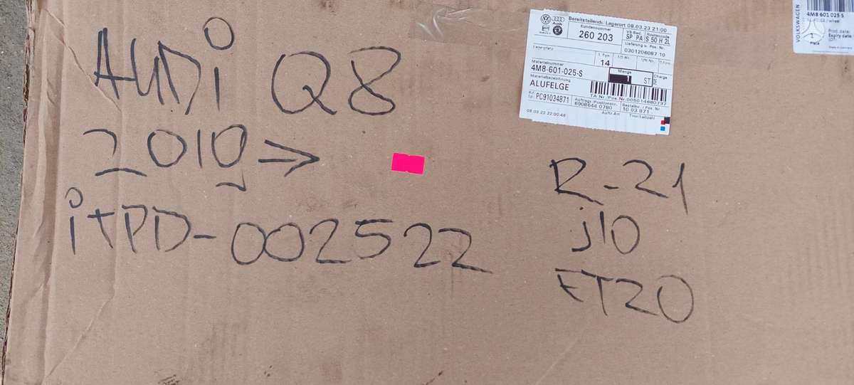 Audi Q8, 4M8601025S, Cen15403