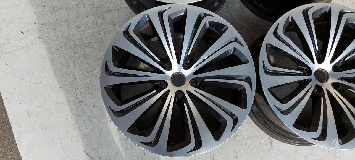 Bentley Bentayga, 36A601025S, Cen15405