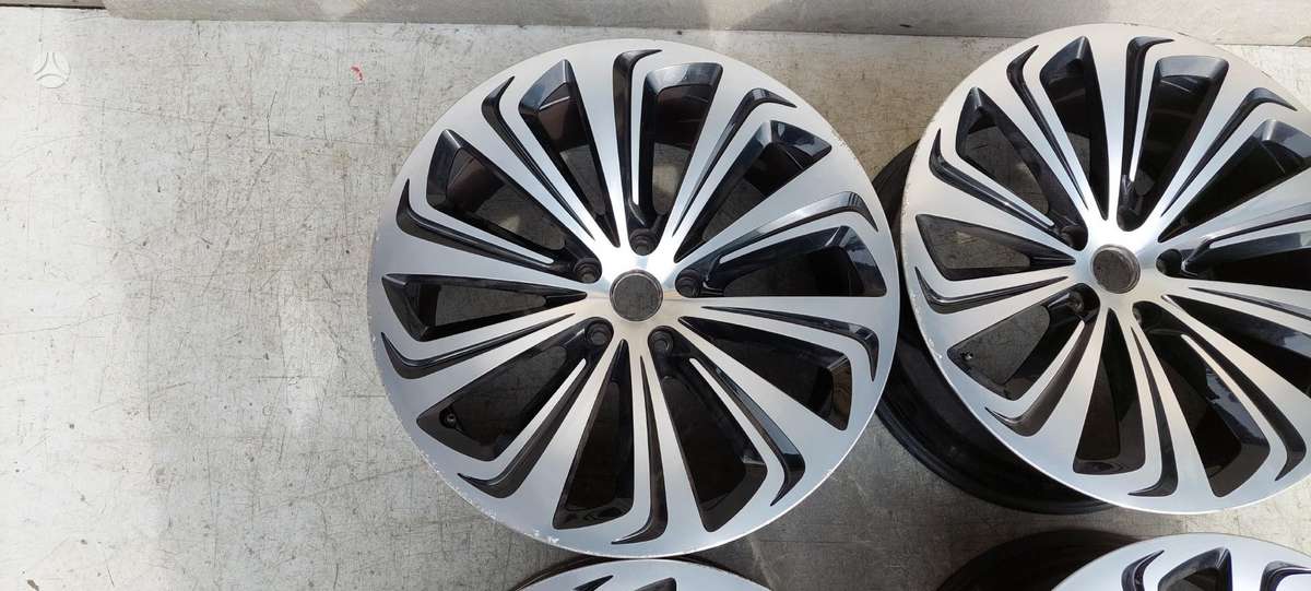 Bentley Bentayga, 36A601025S, Cen15405