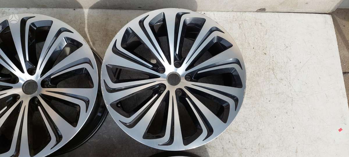 Bentley Bentayga, 36A601025S, Cen15405