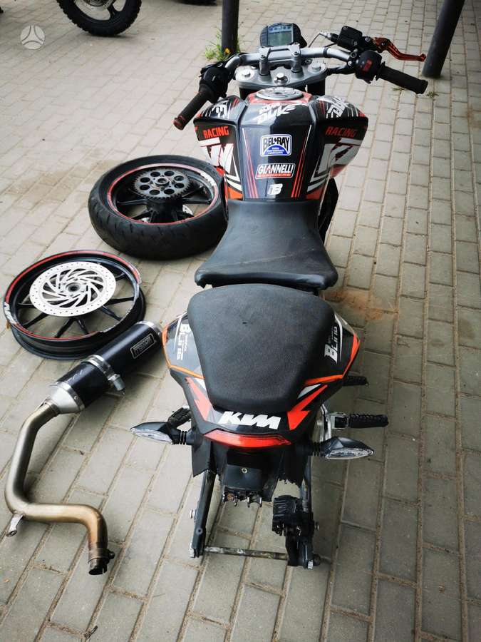 KTM Duke, street / classic