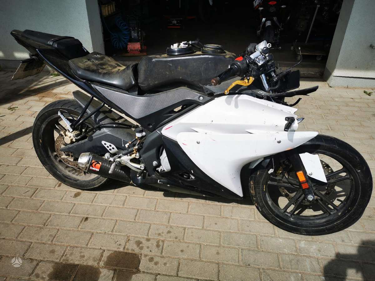 Yamaha YZF, sportiniai / superbikes